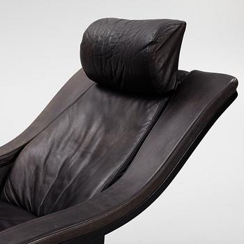 Takashi Okamura & Erik Marquardsen, a "Wave" armchair with ottoman, Nelo, 1970's.