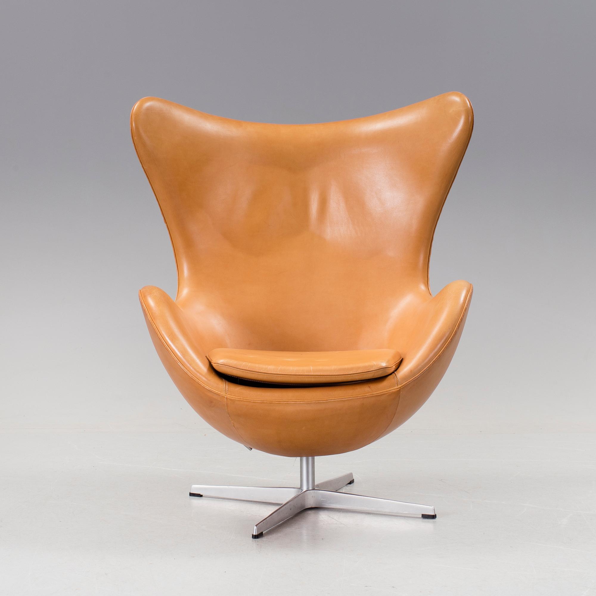 ARNE JACOBSEN, a "Egg" chair Fritz Hansen Denmark 1999.