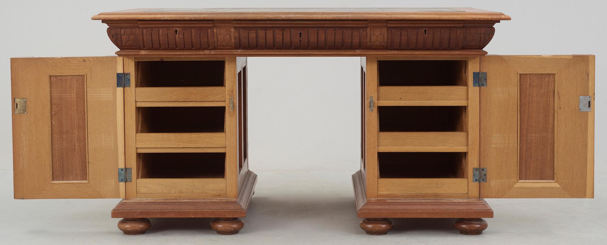 SKRIVBORD, nyrenässans, 1900-talets början.