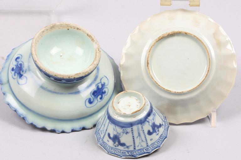 STEMCUP samt KOPP MED FAT, porslin. Kina 1700/1800-tal.