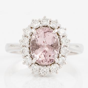 Ring, carved 18K white gold with morganite and brilliant-cut diamonds.