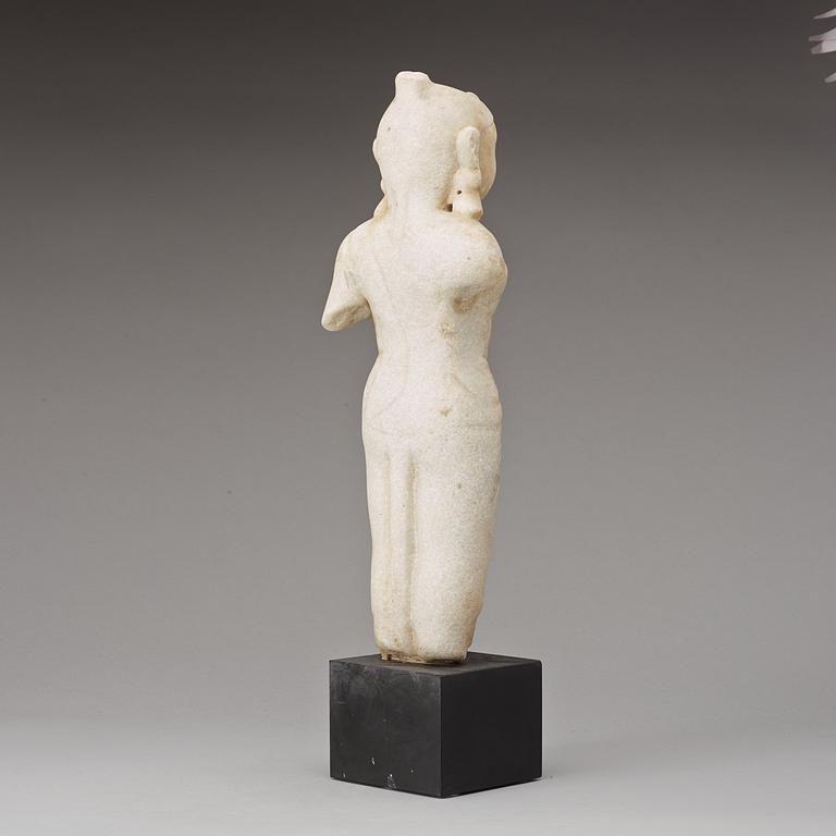 SKULPTUR, marmor. Indien, troligen Gujrat eller Rajasthan, 16/1700-tal.