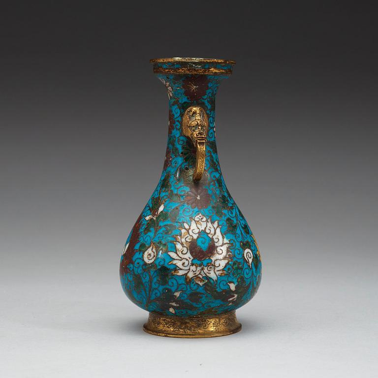 VAS, cloisonné. Mingdynastin (1368-1644).