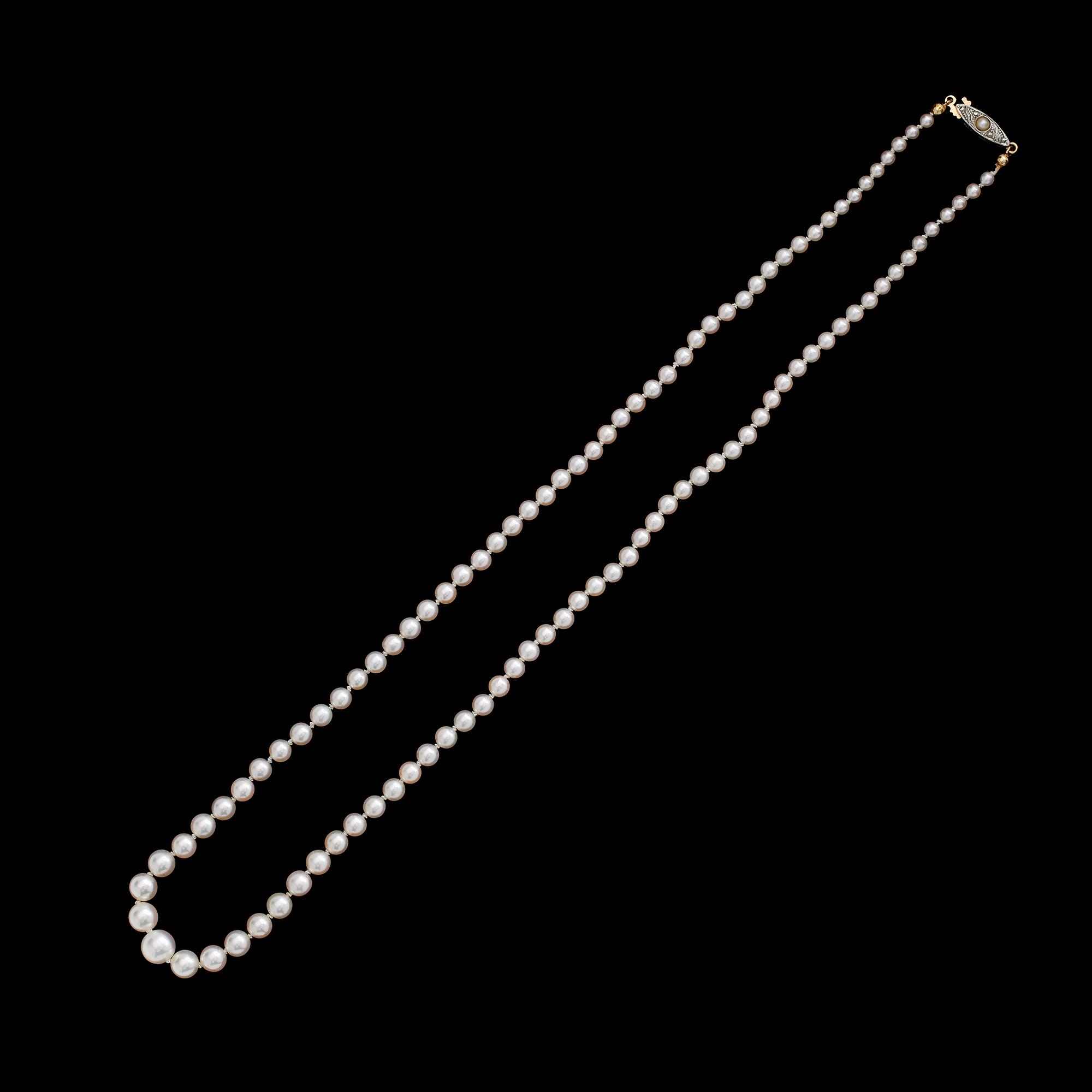 COLLIER, odlade saltvattenspärlor, lås i 18 k guld/silver.