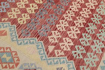 Matta, Kelim, ca 238 x 178 cm.