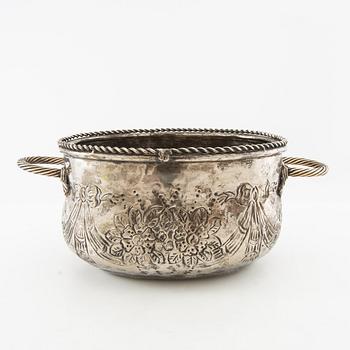 Ytterfoder/Skål Barock-stil nysilver 1900-talets första hälft.