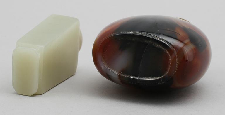 SNUSFLASKOR, 2 st, sten, Kina, 1900-/2000-tal.