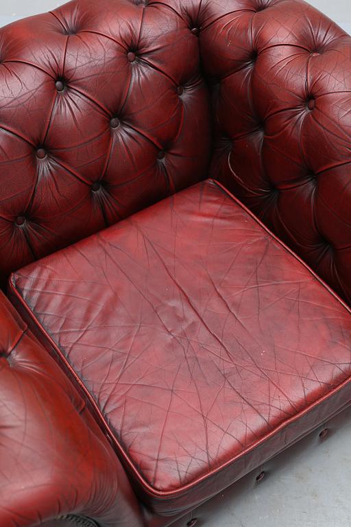 FÅTÖLJ, Chesterfield-modell, 1900-talets andra hälft.