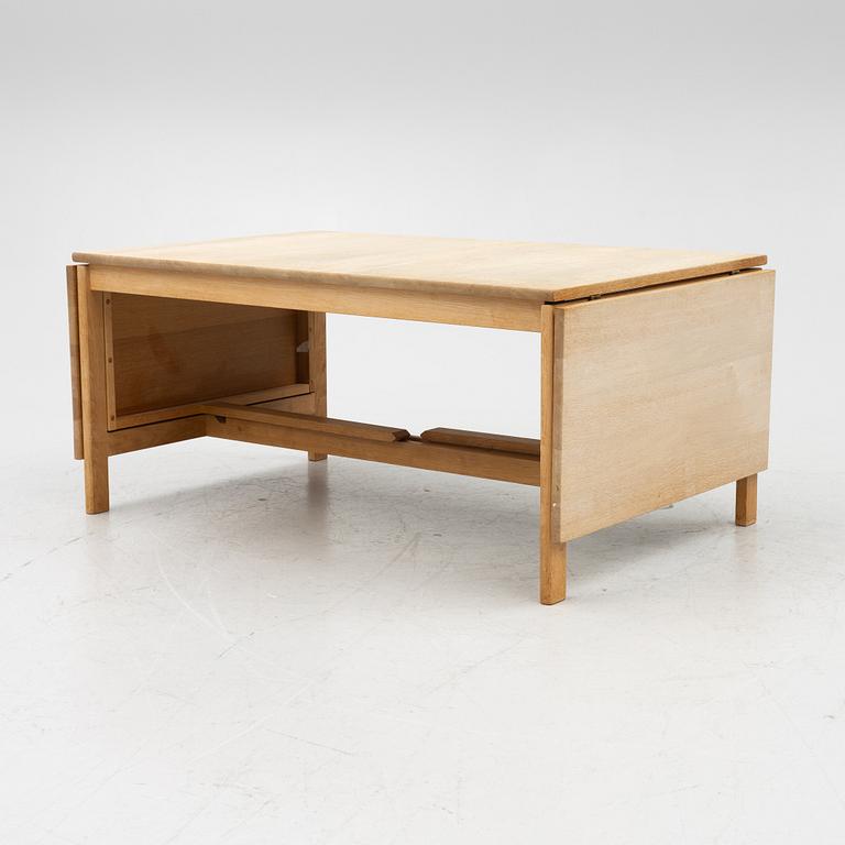 Søren Holst, coffee table, model 5394, Fredericia Stolefabrik, Denmark, 1960s.