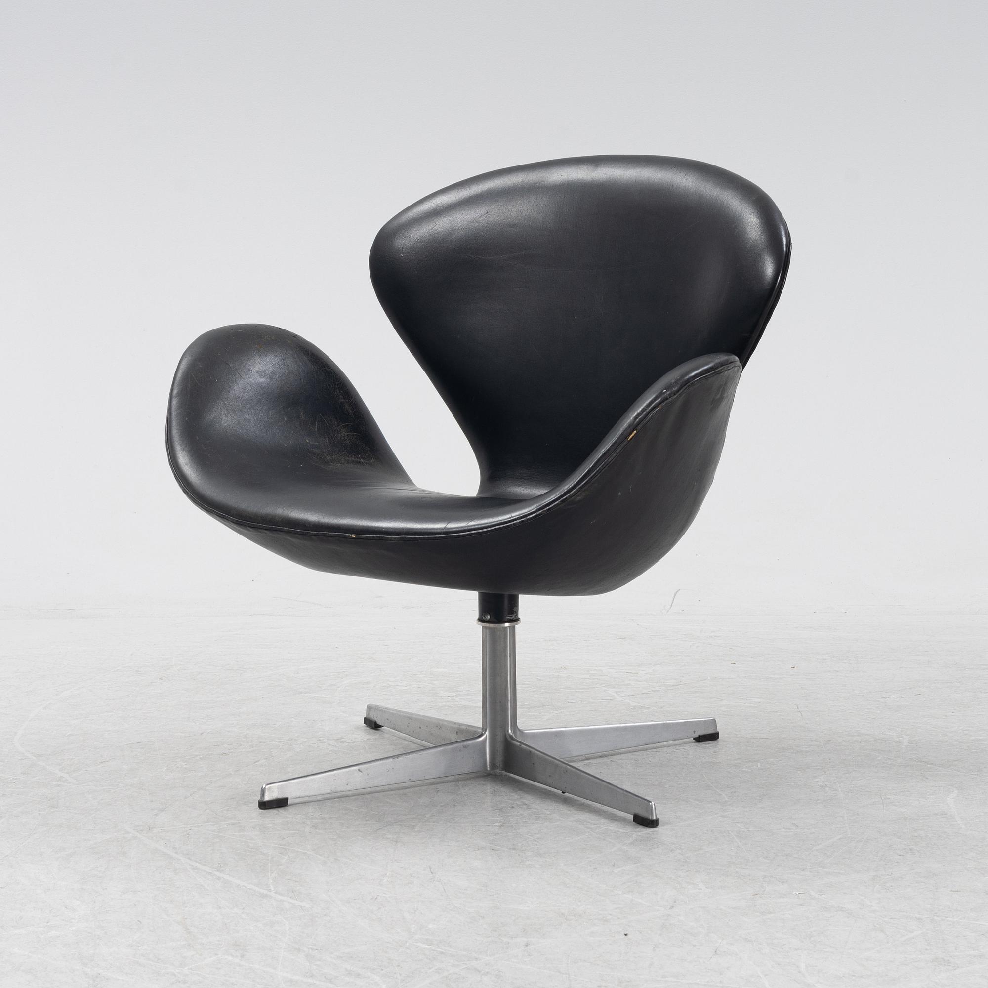 Arne Jacobsen,  fåtölj, "Svanen", Firtz Hansen, Danmark, 1960/70-tal.