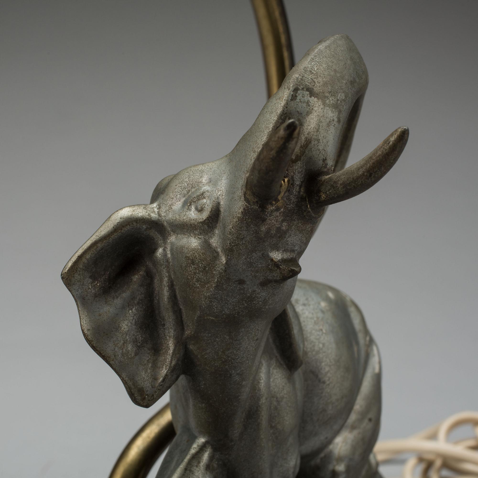 BORDSLAMPA, Stjärnmetall, art deco 1900-talets första del.