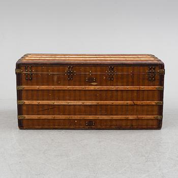 LOUIS VUITTON, a French travel trunk, late 19th Century.