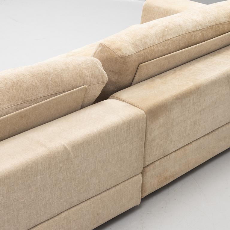 Manzoni e Tapinassi, a 'Plat' sofa, Arketipo, Italy.