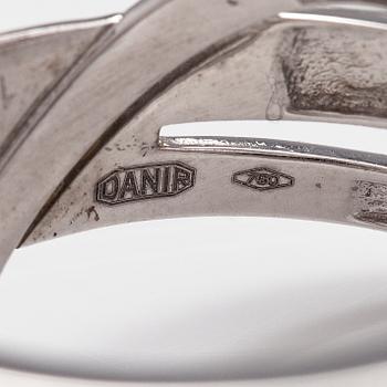 An 18K white gold ring with diamonds ca. 1.66 ct in total.
