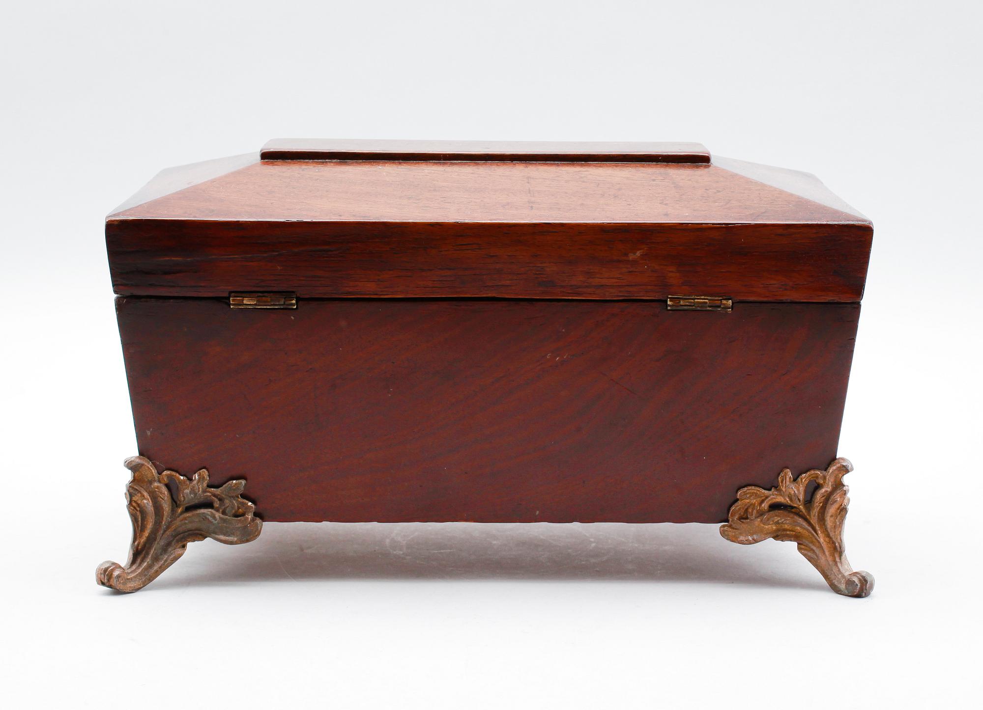 SKRIN, mahogny, England, 1800-talets andra hälft.