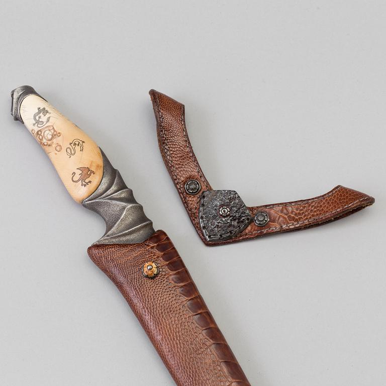 A contemporary knife by Andrzej Rybak.