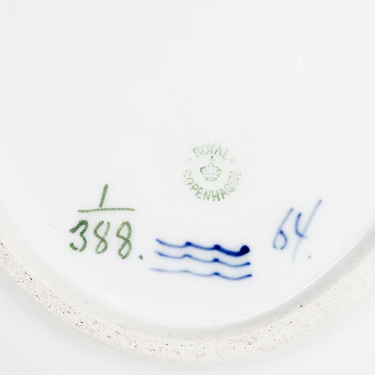 A 19-pc porcelain service, "Musselmalet", Royal Copenhagen, Denmark. Part 1889-1922, the rest 1967-84.