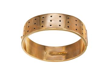 Kirsti Ilvessalo, ARMBAND I GULD.