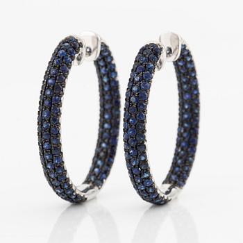 Creole earrings, 18K white gold with sapphires.