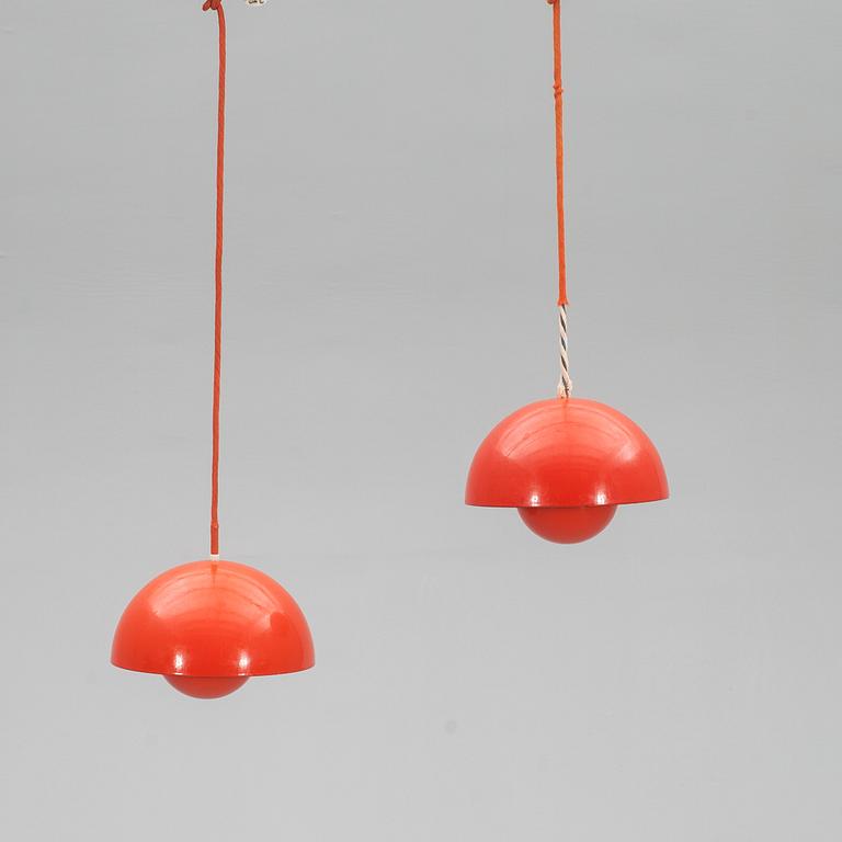 TAKARMATURER, ett par Flower Pot Verner Panton.