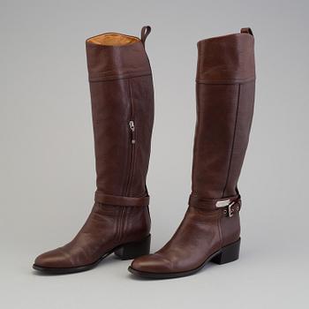 A pair of Ralph Lauren leather boots, size 8 B.