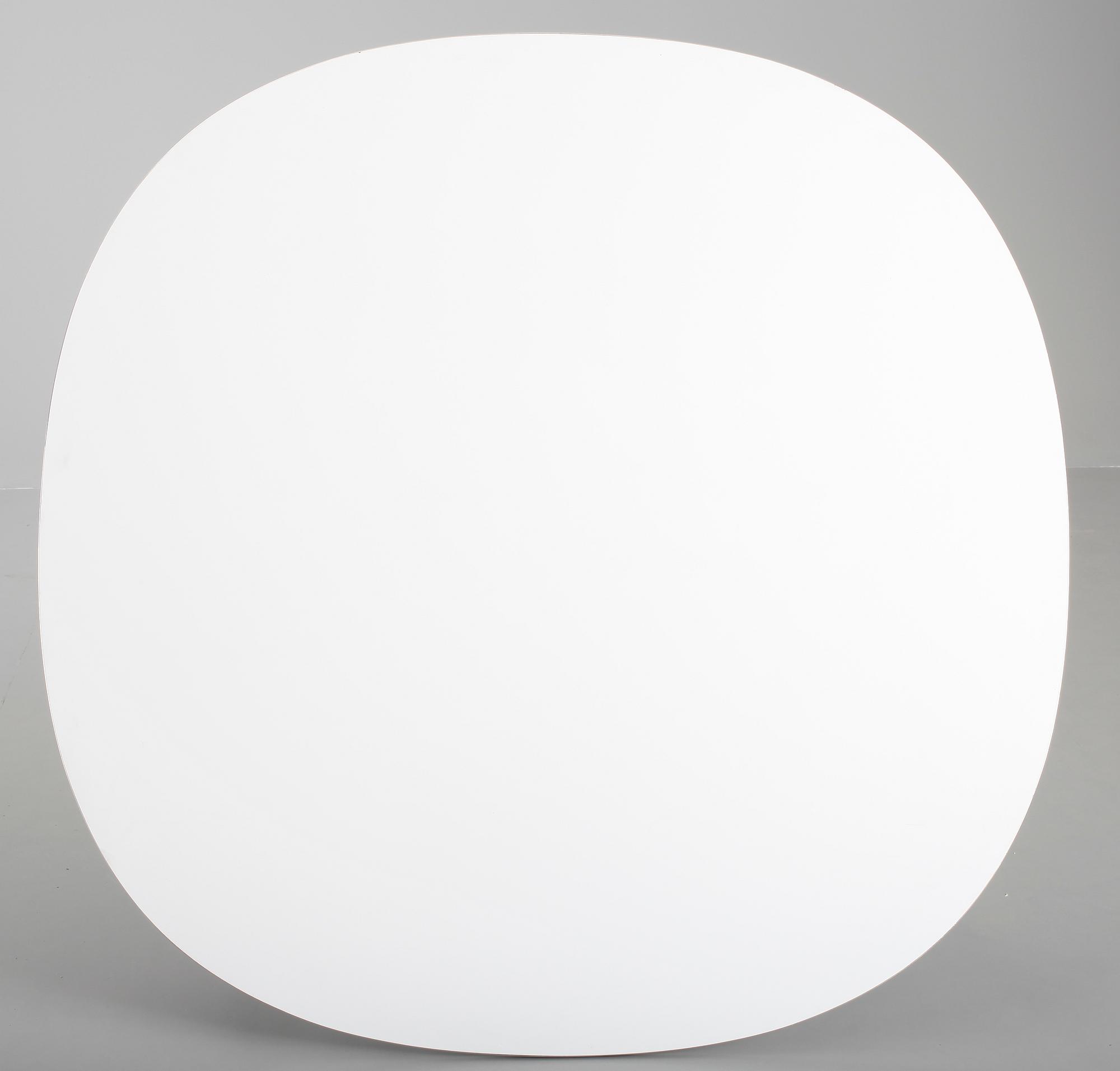 MATBORD, design Bruno Mathsson och Piet Hein för Fritz Hansen.