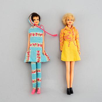 Four Barbiedolls with accessories, Mattel, 1970's.