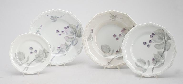 MATSERVIS, 62 del, porslin, Maria Björnbär, Rosenthal.