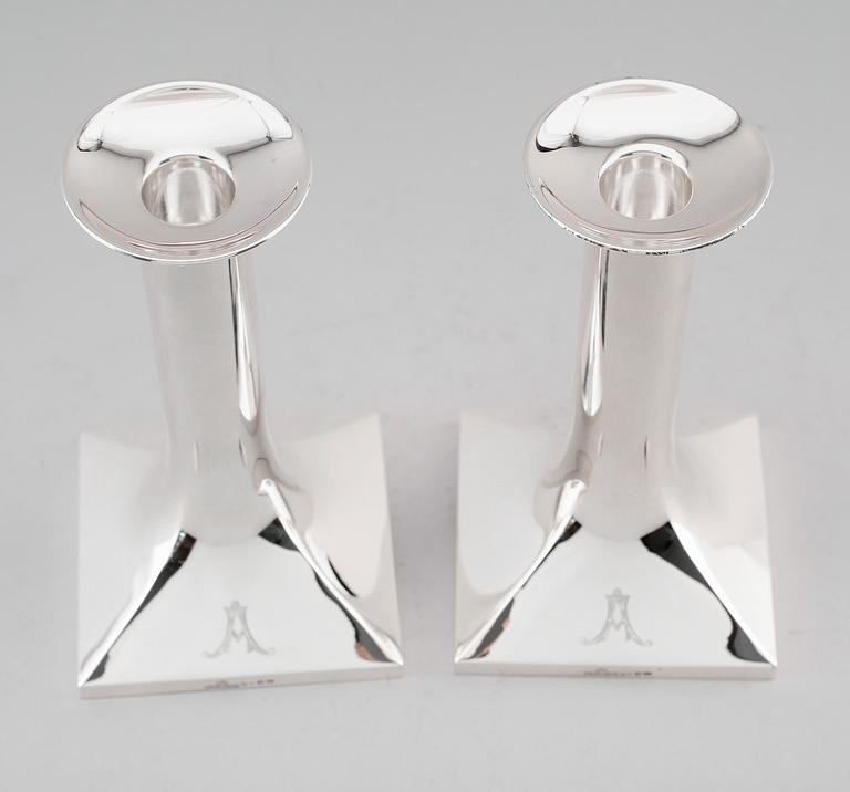 LJUSSTAKAR, 1 par, silver, jugend, CG Hallberg, Stockholm, 1919.