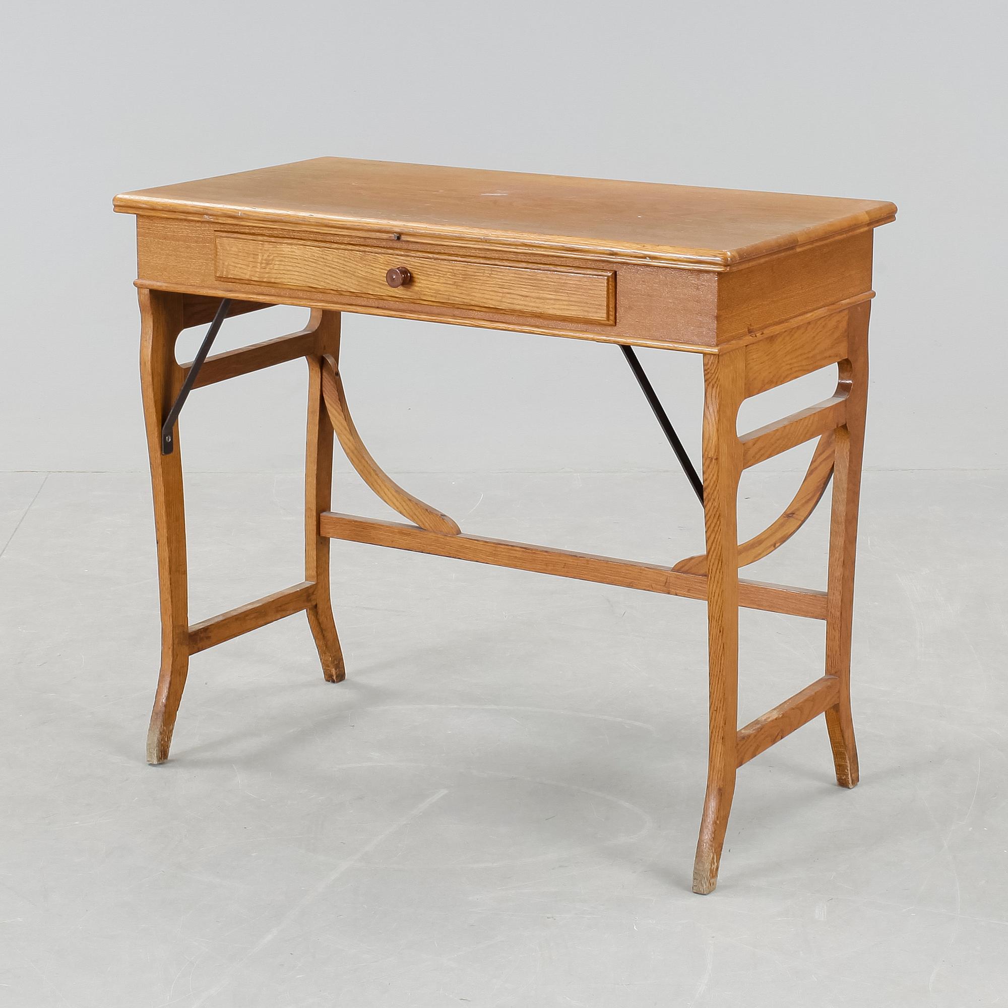 SKRIVBORD, jugend, möjligen Billnäs, Finland 1900-talets början.