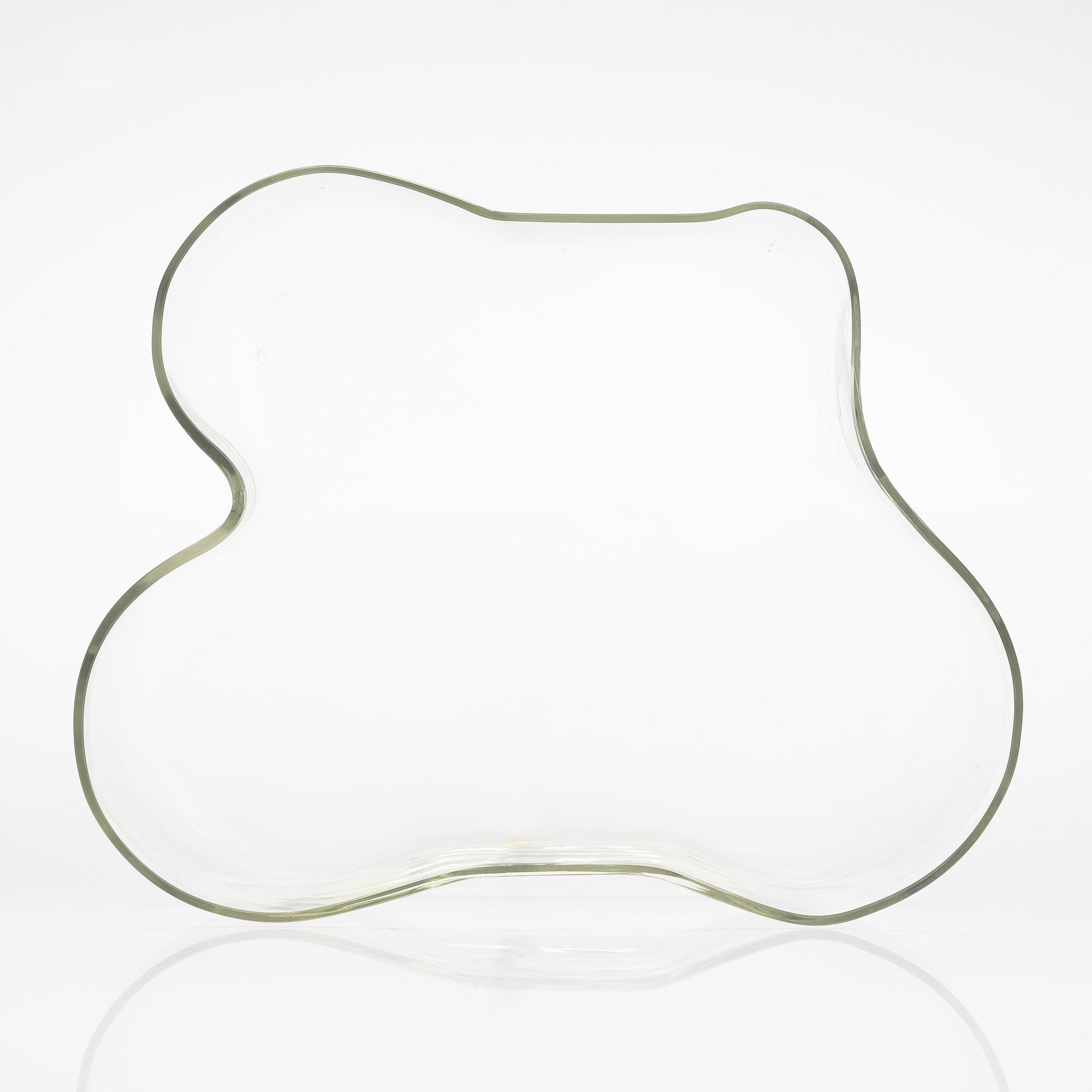 Alvar Aalto, malja malli 3035, signeerattu Alvar Aalto Iittala. 1950-luku.