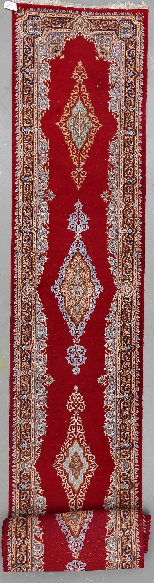 MATTA, galleri. Orientalisk. Ca 640x92 cm.