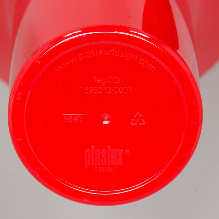 Eero Aarnio, erä kodintuotteita, 13 kpl, eri valmistajia.