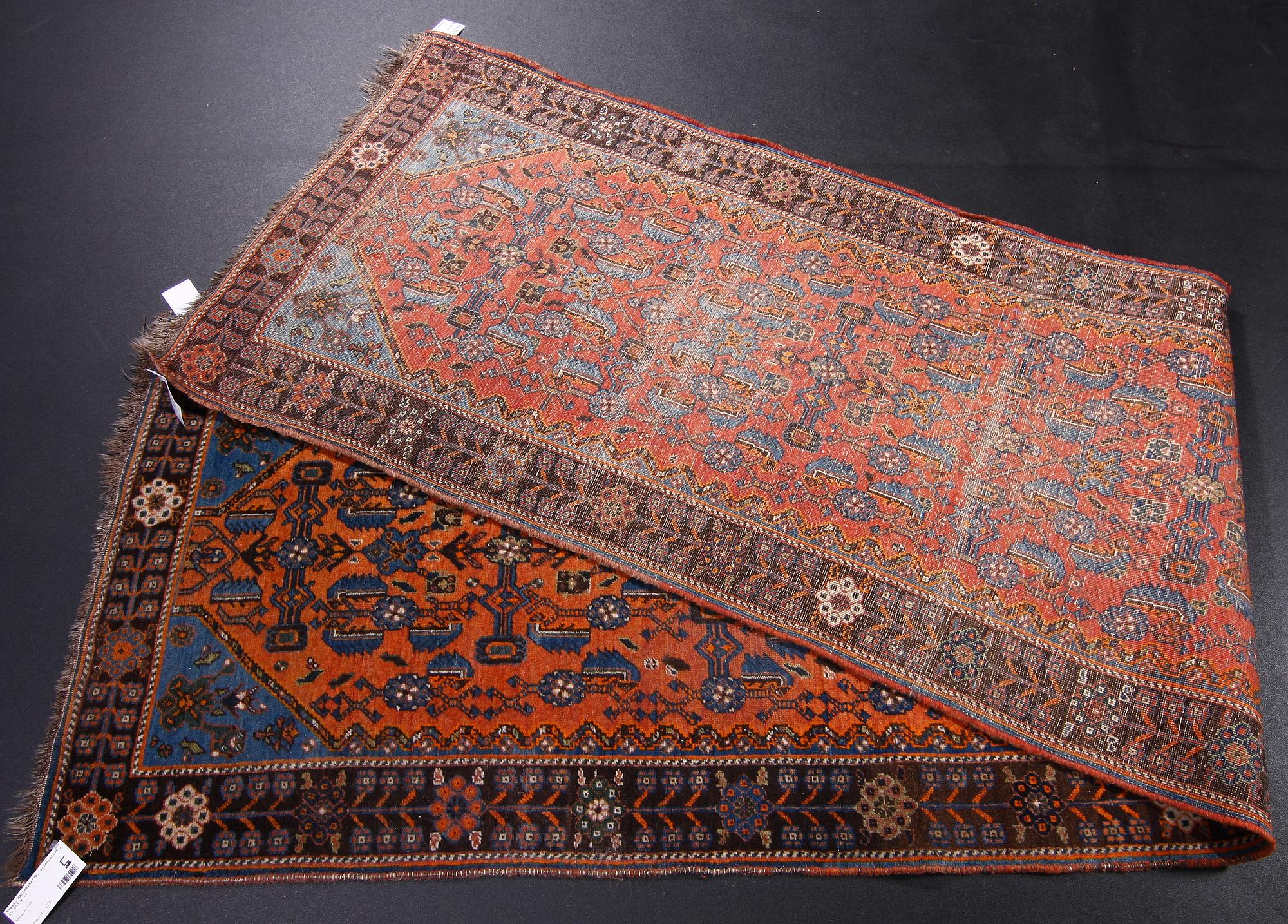 GALLERIMATTA, orientalisk. Ca 303 x 79.