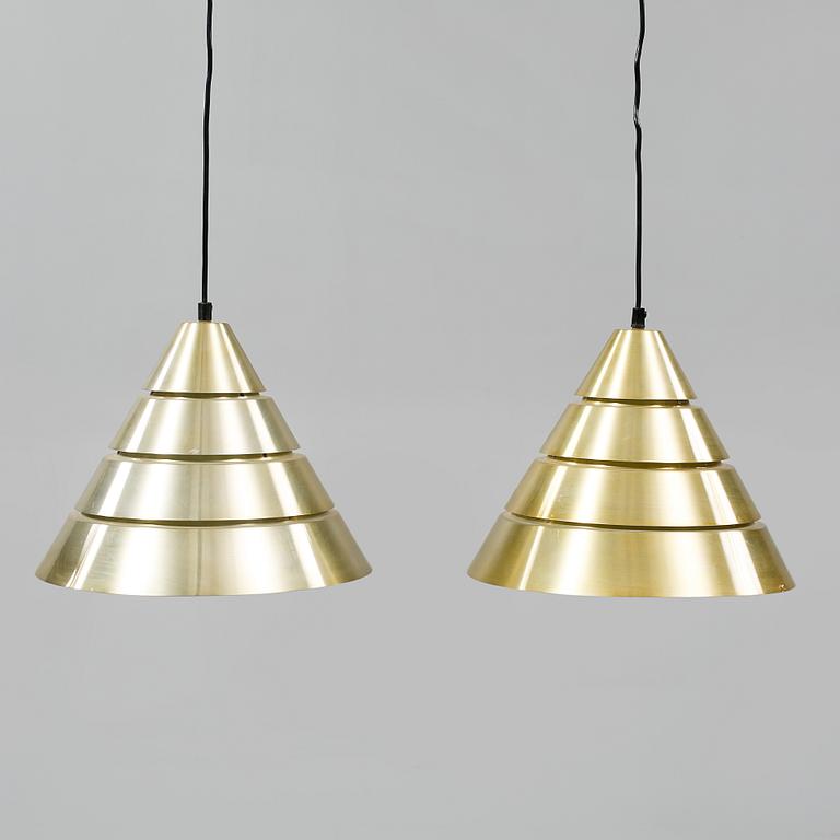 TAKLAMPOR, ett par, Hans-Agne Jakobsson, Markaryd, 1900-talets fjärde kvartal. Höjd ca 30 cm.