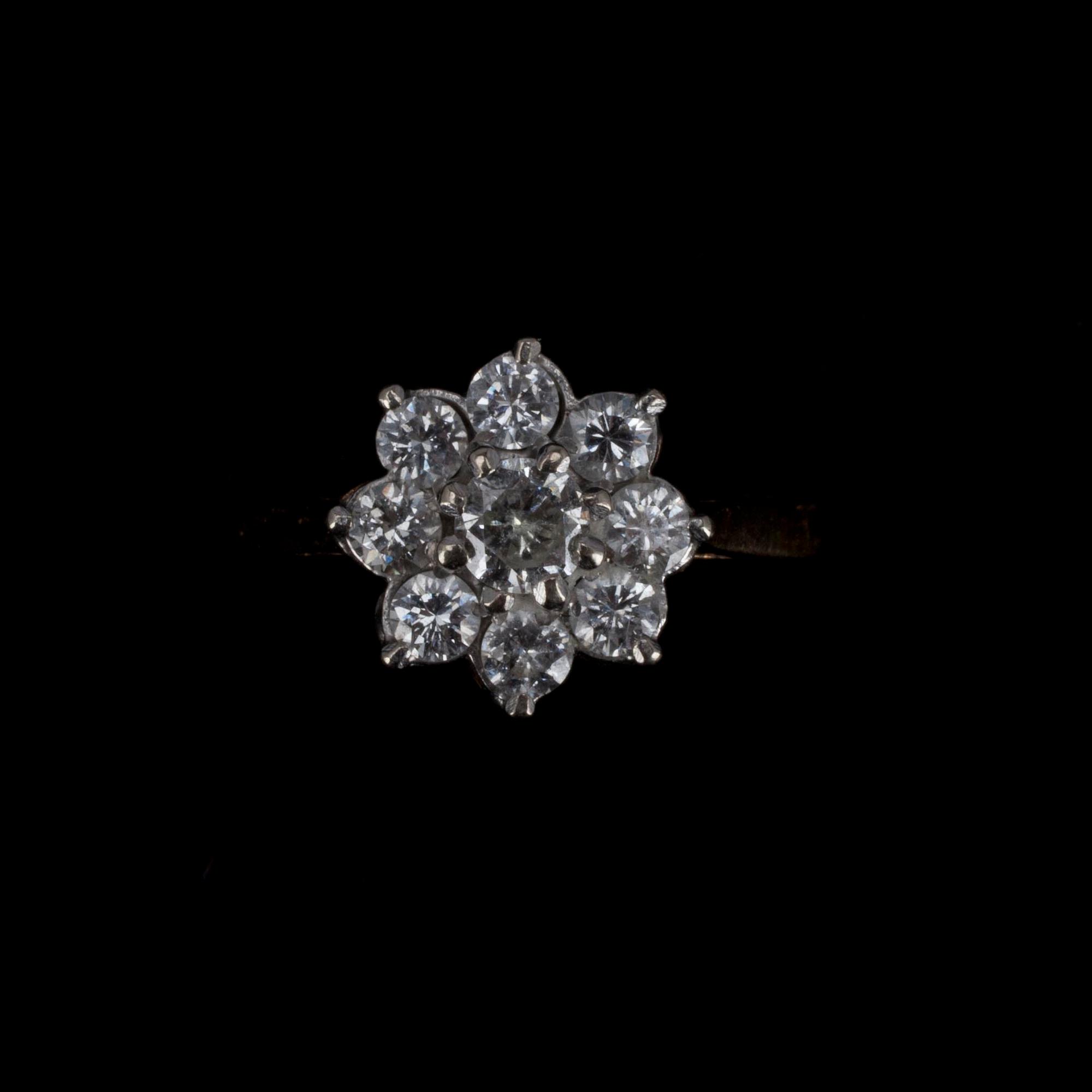 RING, 18K guld. Briljanslipade diamanter ca 0.55 ct. England 1900-talets senare hälft. Vikt. ca 2,9 g.