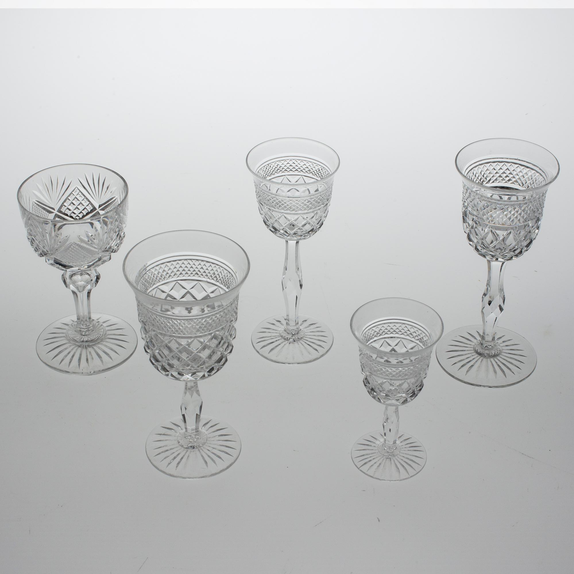 GLASSERVIS, 115 delar, 1900-talets första hälft.