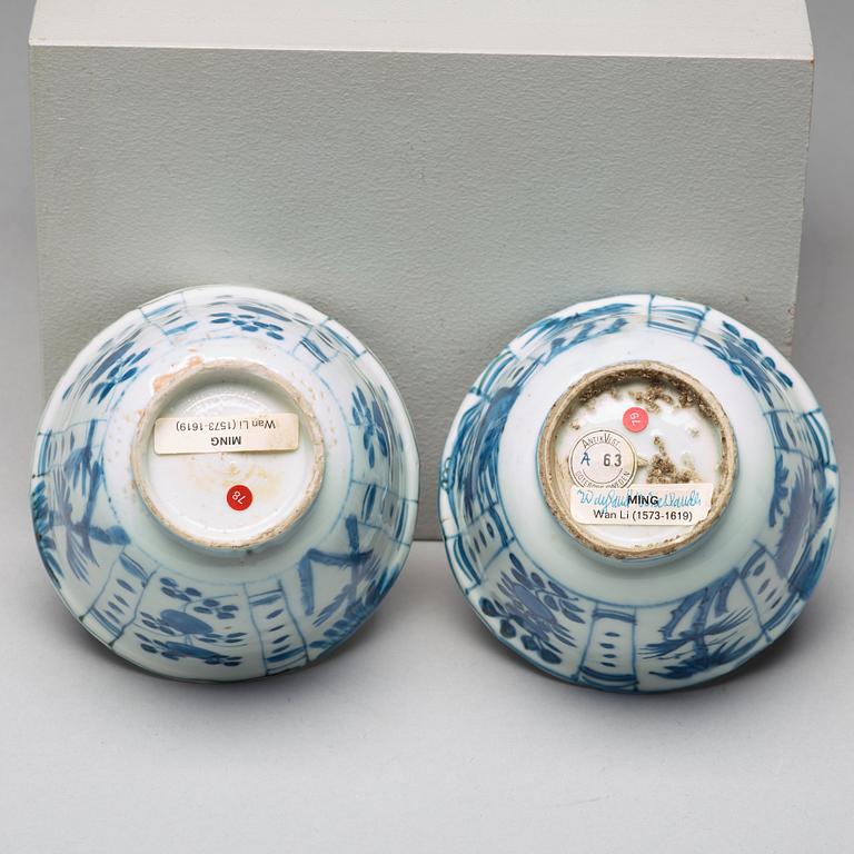 Two blue and white bowls, Ming dynasty, Wanli (1572-1620).