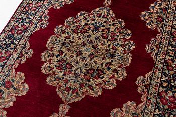 Rug, semi-antique Kirman, approx. 204 x 127 cm.
