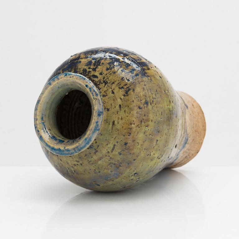 Aune Siimes, A stoneware vase. SIgned AS Arabia 1943.