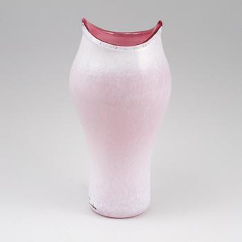 VAS, glas, "Open Minds", Ulrica Hydman Vallien, Kosta Boda, 1900-talets slut.