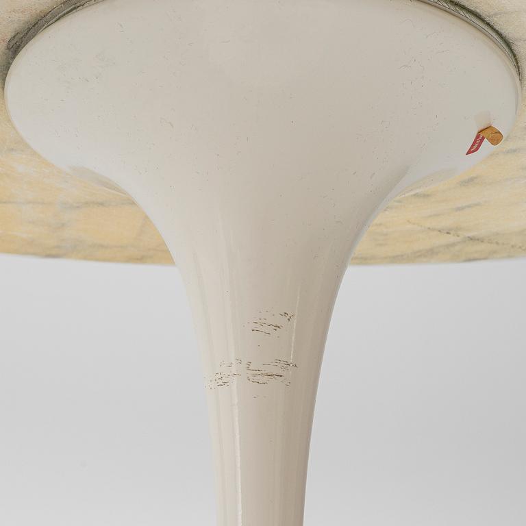 Eero Saarinen, Soffbord/sidobord, "Tulip", Knoll International.