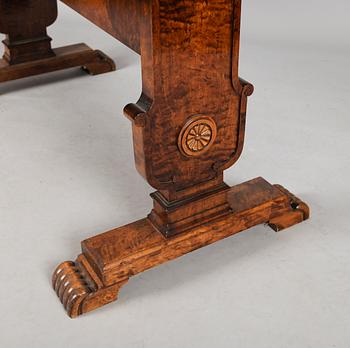 BIBLIOTEKSBORD, 1900-talets första hälft.