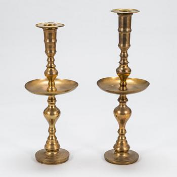 Golvljusstakar, ett par, mässing, 1900-tal.