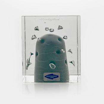 Oiva Toikka, a glass cube, signed Oiva Toikka, Nuutajärvi 293.