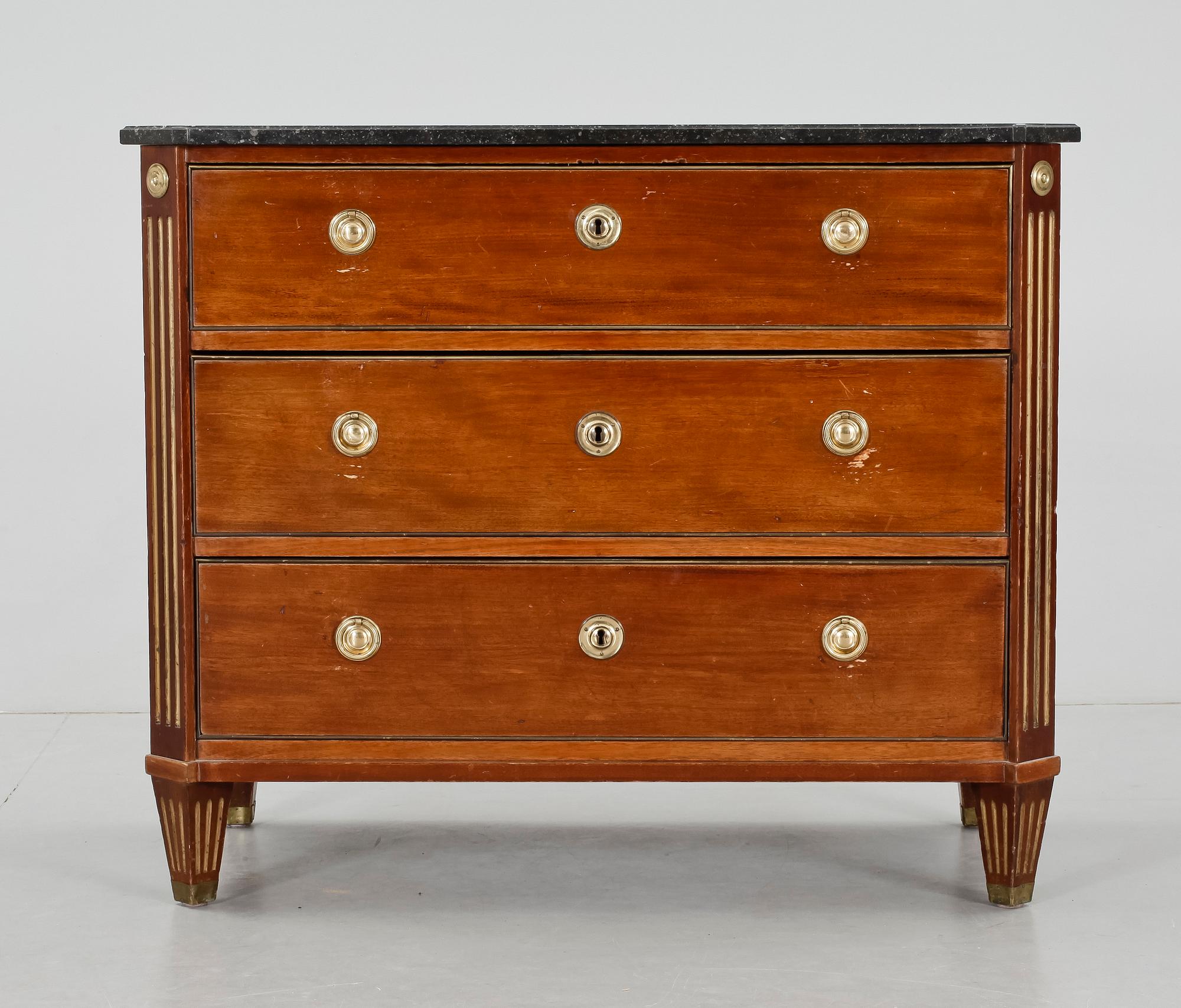 BYRÅ, gustaviansk stil, 1900-talets andra hälft.