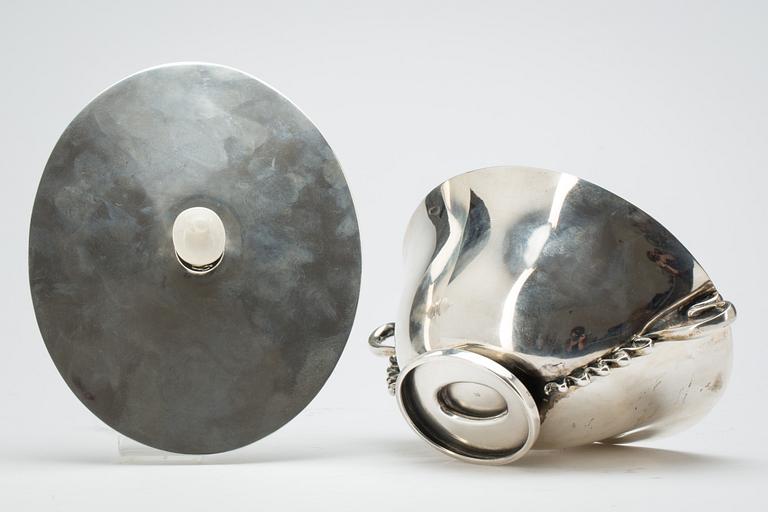 LOCKSKÅL, silver 925, importstämplar. Carl Hoff, Helsingborg, 1939. Vikt ca 530 g.