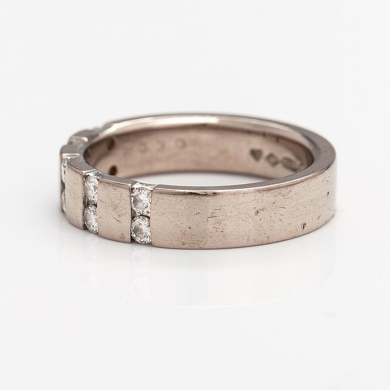 Ring, 18K vitguld, diamanter ca 0.30 ct enligt gravyr. A Tillander, Helsingfors 2008.