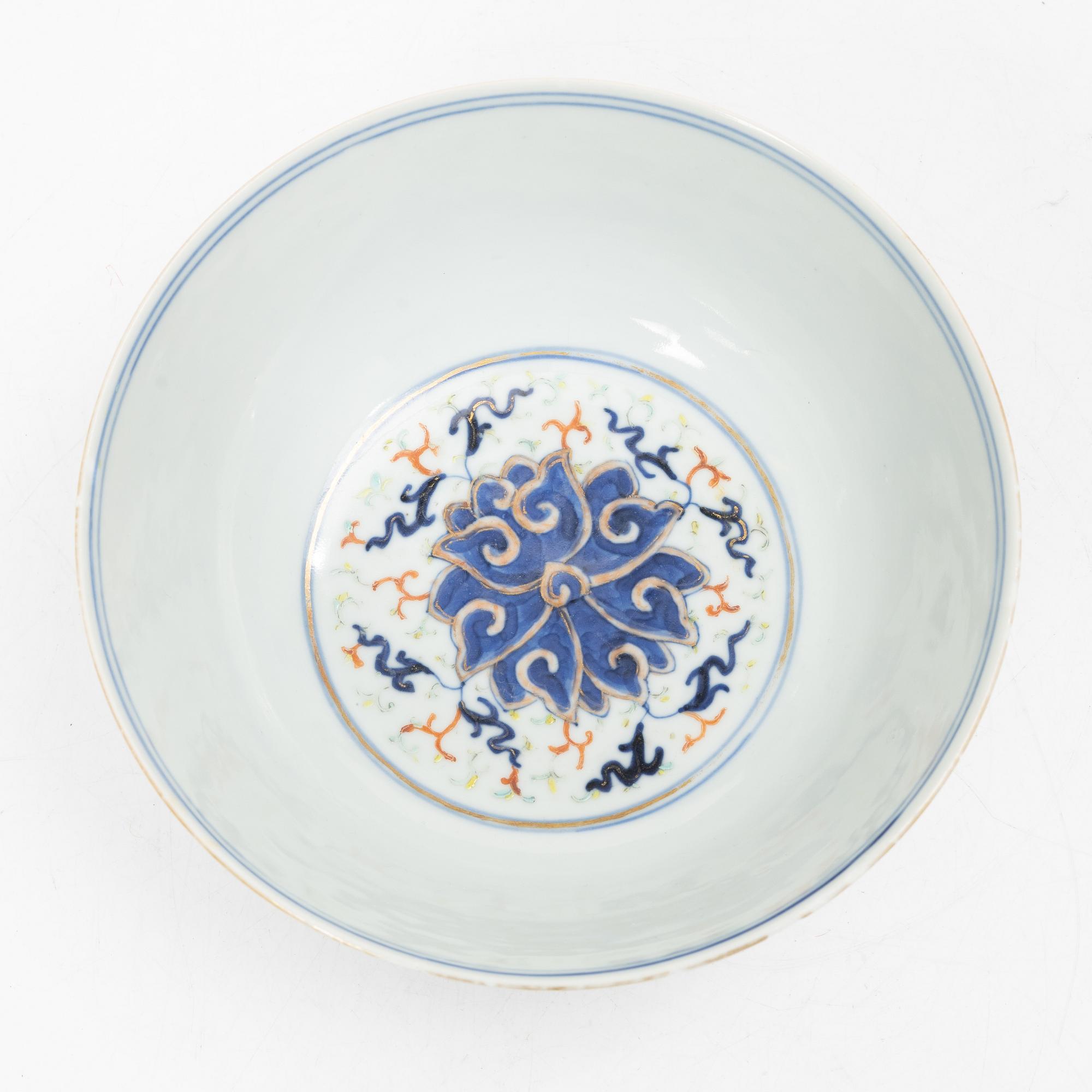 Skål, porslin, Kina, med Guanxus märke och period (1871-1909).