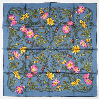Gucci, a scarf.
